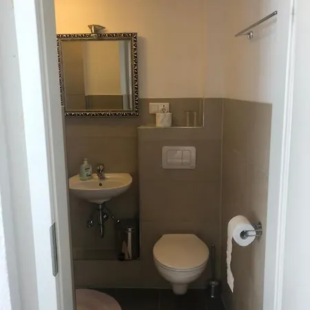 Zimmervermietung Manfred Marx Homestay Dusseldorf