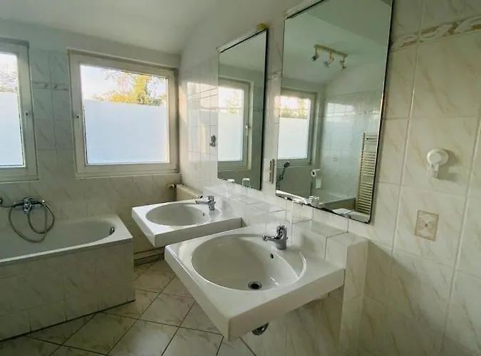 曼弗雷德马克思客房出租民宿 *